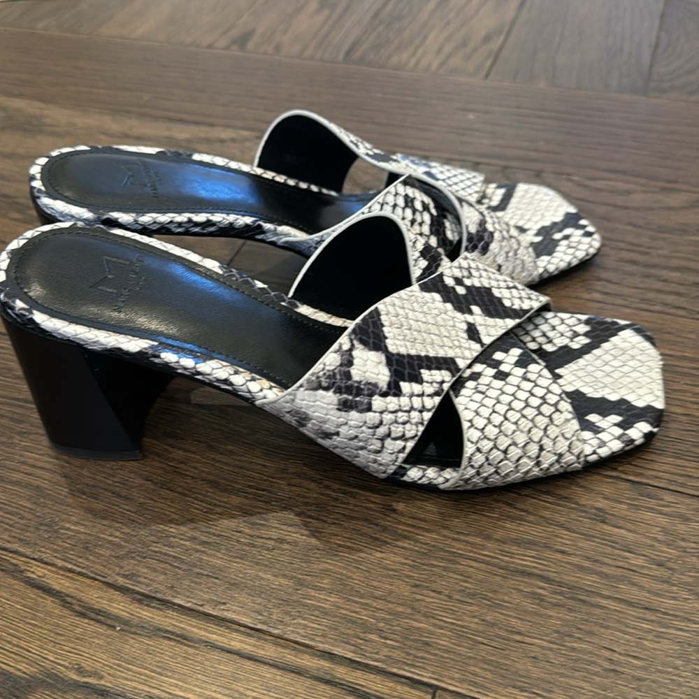 Marc‎ Fisher sandals
